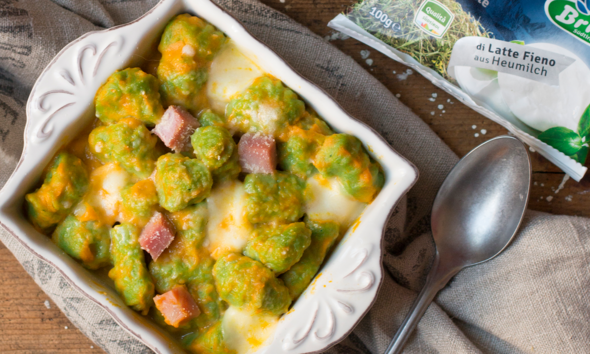Grüne Kartoffelnocken mit Kürbis, Speck und Mozzarella